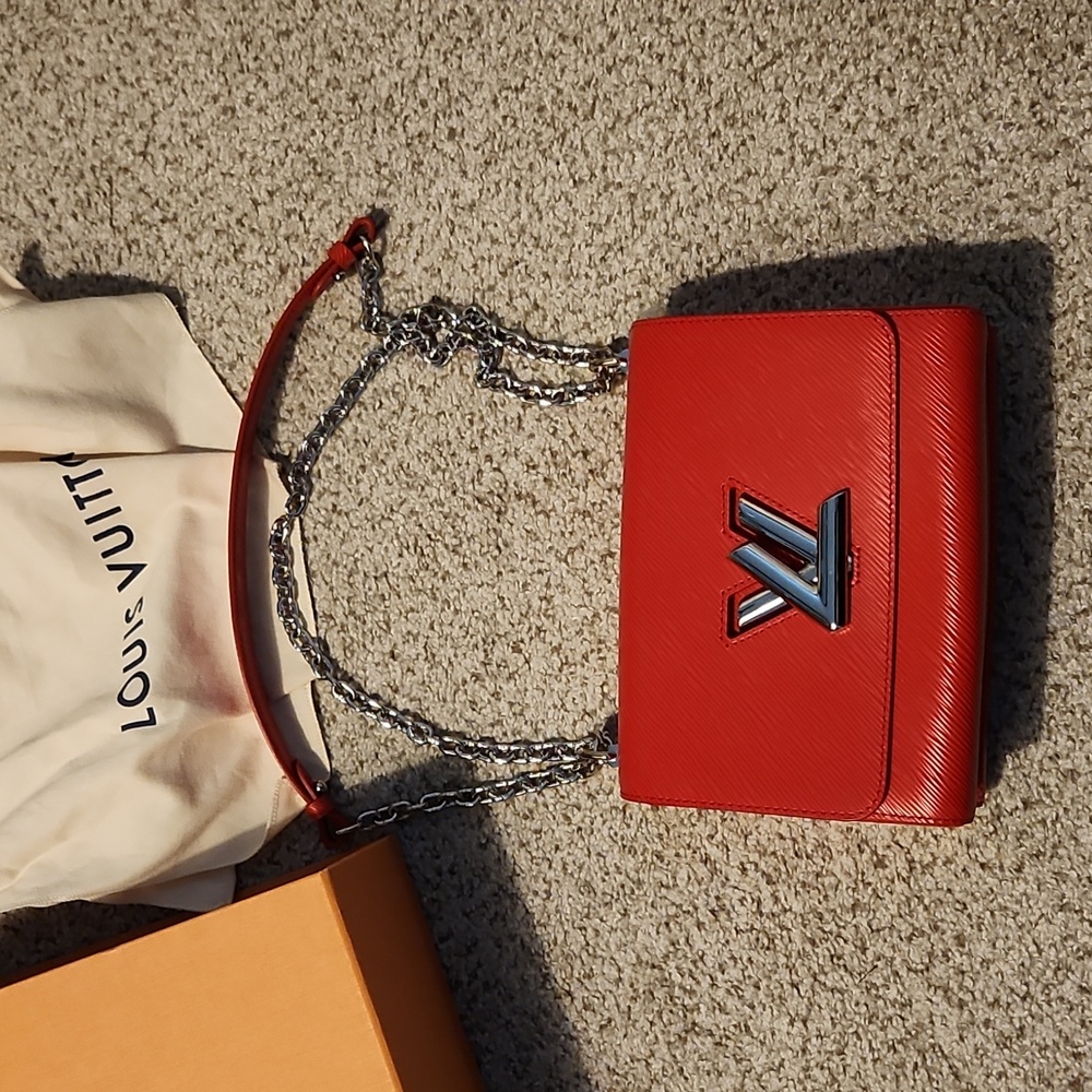 Lv twist bag MM coquelicot red EPI leather